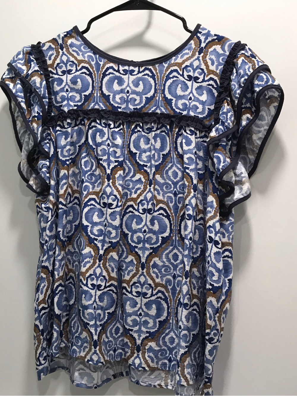 Blue Patterned Flutter-Sleeve Women's Top
